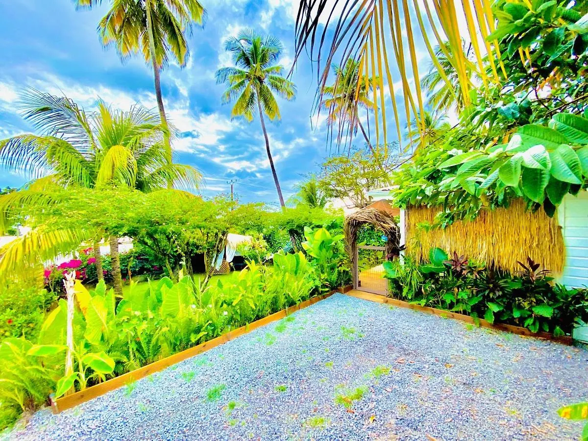 Majo Lounge Dans Un Jardin Tropical A 5 Min De La Mer Caraibe Saint-Pierre 0*,  Martinique